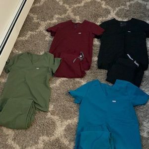 Lot of 4 medium regular figs scrubs sets